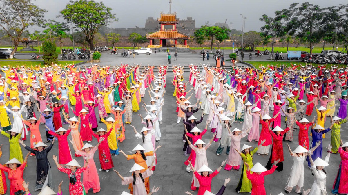 Ngày hội "Rực rỡ tháng 3" thu hút gần 1.000 hội viên phụ nữ Huế- Ảnh 3.