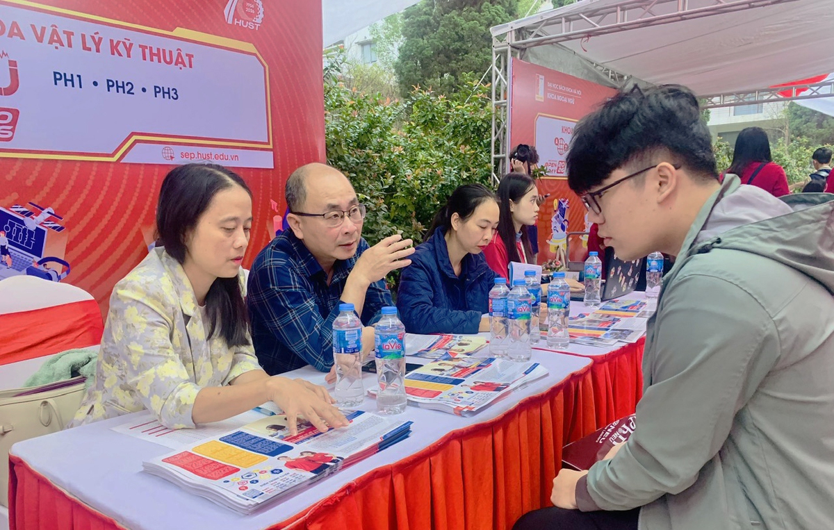 Tuyển sinh đại học 2026: AI "lên ngôi" nhưng không phải xu hướng lâu dài- Ảnh 1.