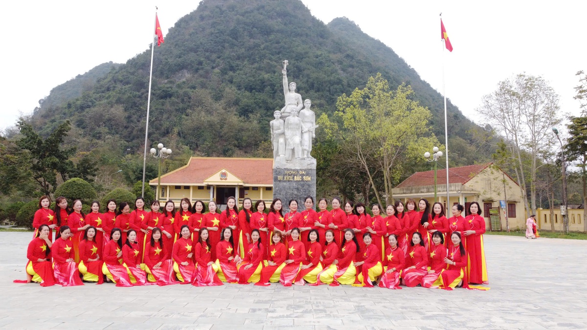 Đa sắc hoạt động chào mừng Ngày 8/3 của phụ nữ Lạng Sơn- Ảnh 8.