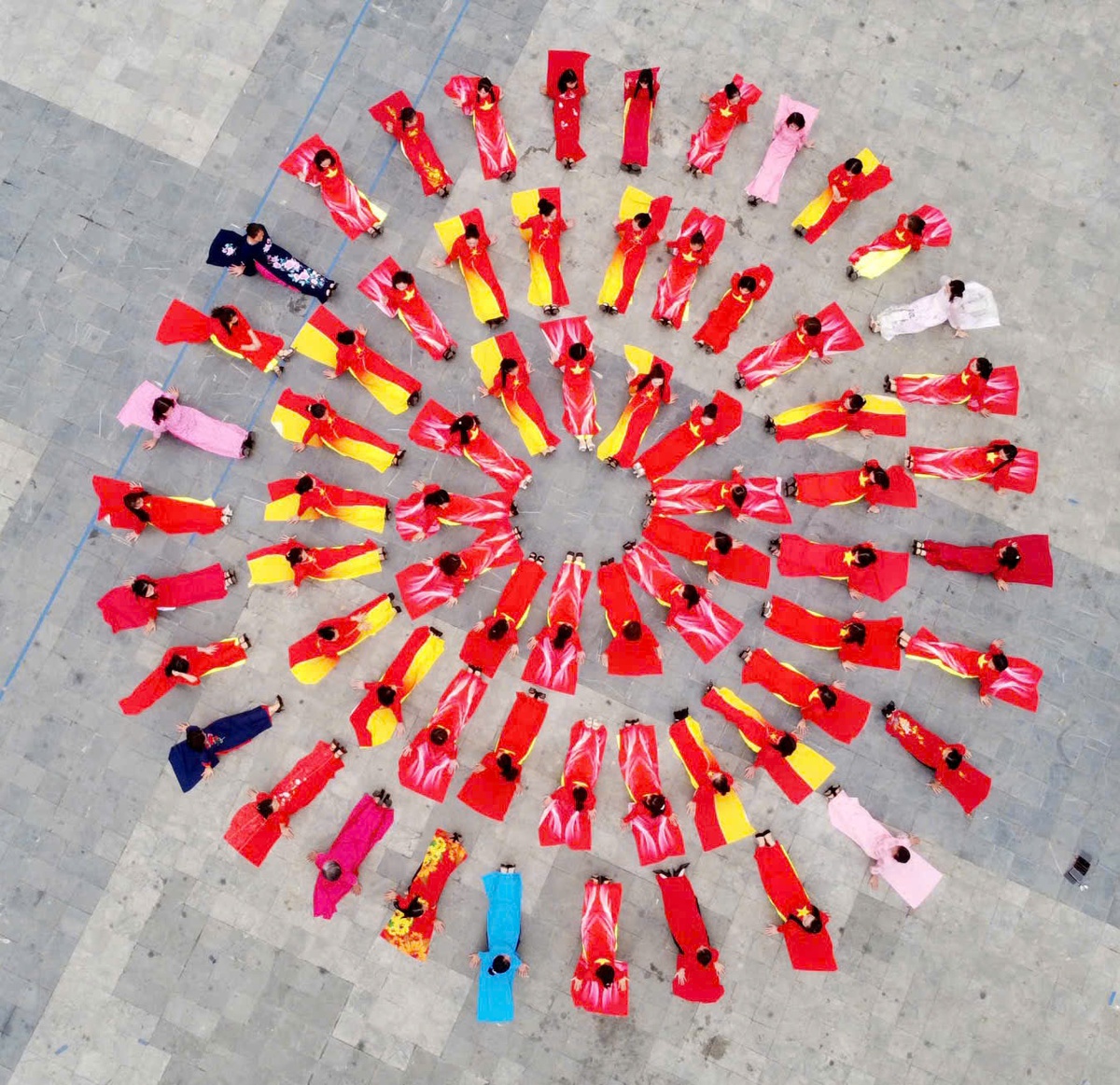 Đa sắc hoạt động chào mừng Ngày 8/3 của phụ nữ Lạng Sơn- Ảnh 9.