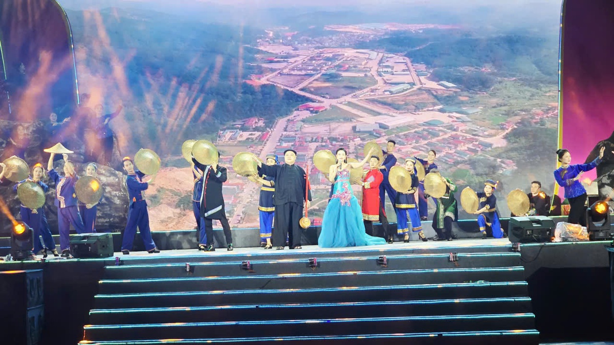 Giao lưu nghệ thuật "Xuân xứ Lạng 2026": Thắm tình hữu nghị Việt - Trung- Ảnh 4.