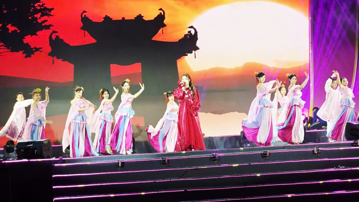 Giao lưu nghệ thuật "Xuân xứ Lạng 2026": Thắm tình hữu nghị Việt - Trung- Ảnh 6.