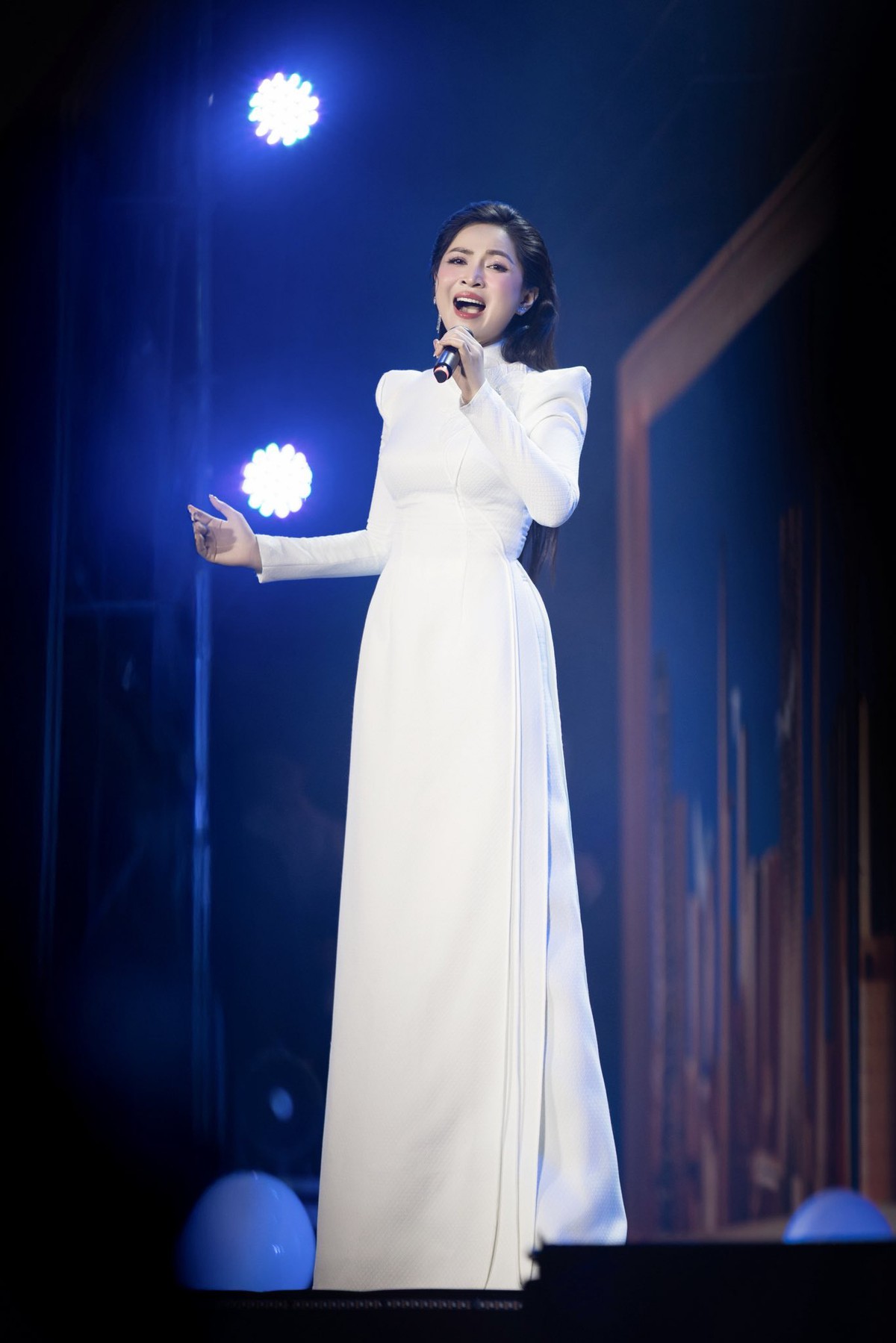 Sở Văn hóa và Thể thao TPHCM cấm nghệ sĩ lạm dụng hát nhép- Ảnh 1. Sở Văn hóa và Thể thao TPHCM cấm nghệ sĩ lạm dụng hát nhép- Ảnh 1.