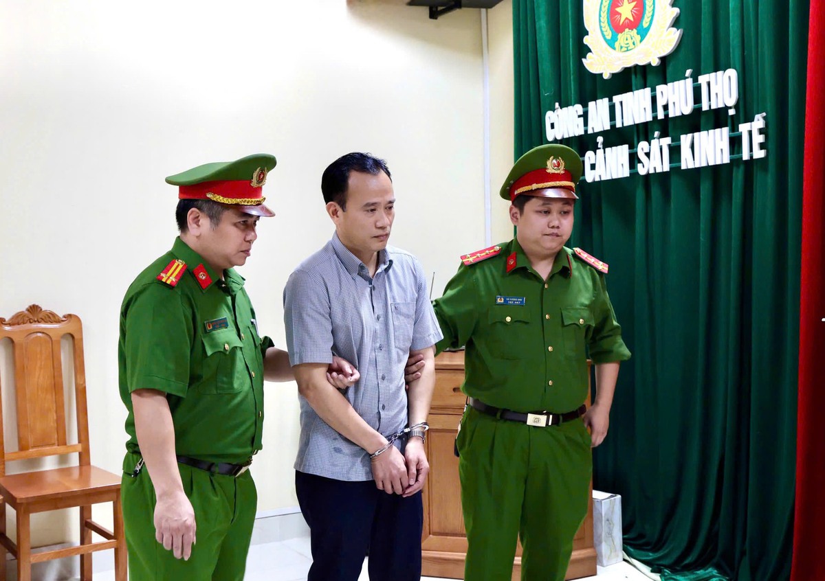 Bắt 5 cán bộ, nguyên cán bộ vụ “xã hội đen” núp bóng doanh nghiệp ở Phú Thọ- Ảnh 2.