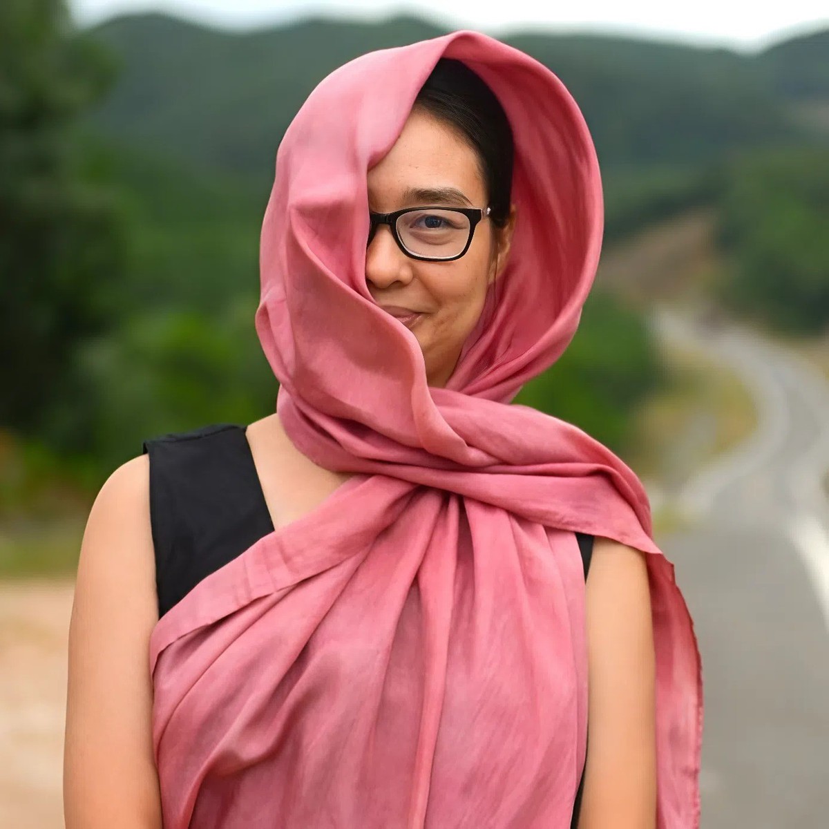 "Giữ lửa" nghề làm lụa tơ tằm, tạo sinh kế cho phụ nữ Ngũ Hành Sơn- Ảnh 1.