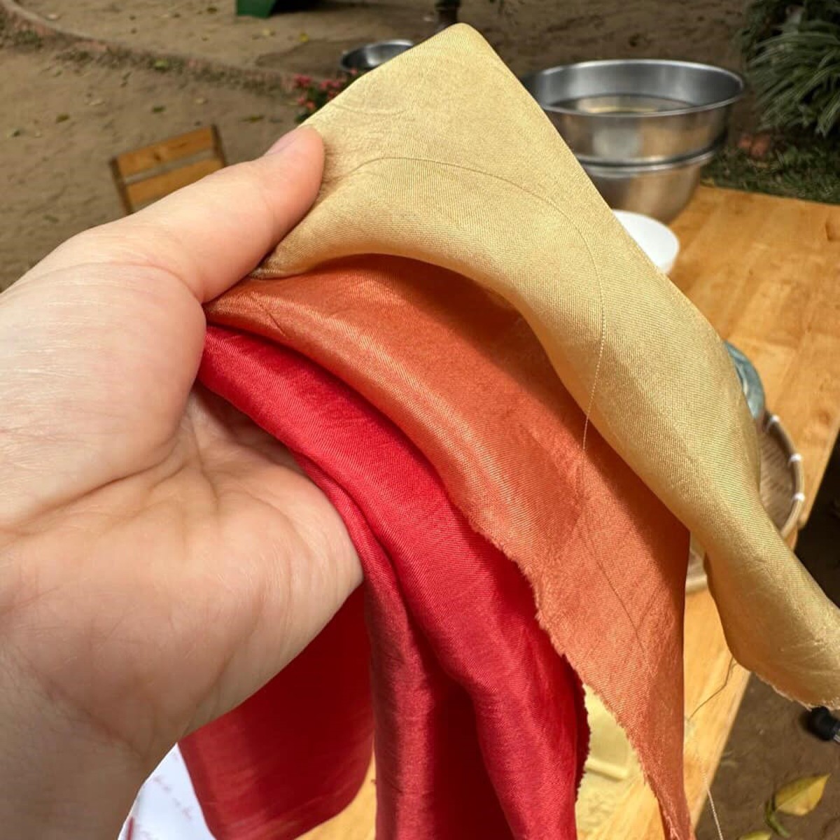 "Giữ lửa" nghề làm lụa tơ tằm, tạo sinh kế cho phụ nữ Ngũ Hành Sơn- Ảnh 3.