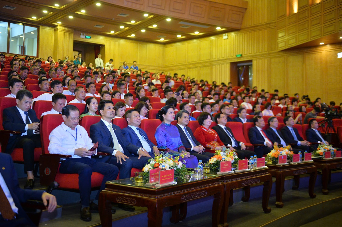 Tôn vinh 100 Hợp tác xã tiêu biểu trong thực hiện hiệu quả phong trào phát triển kinh tế tập thể- Ảnh 1.