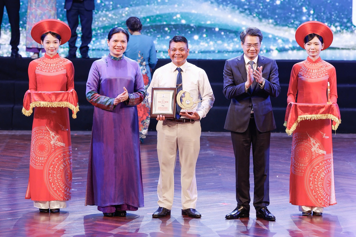 Tôn vinh 100 Hợp tác xã tiêu biểu trong thực hiện hiệu quả phong trào phát triển kinh tế tập thể- Ảnh 5.