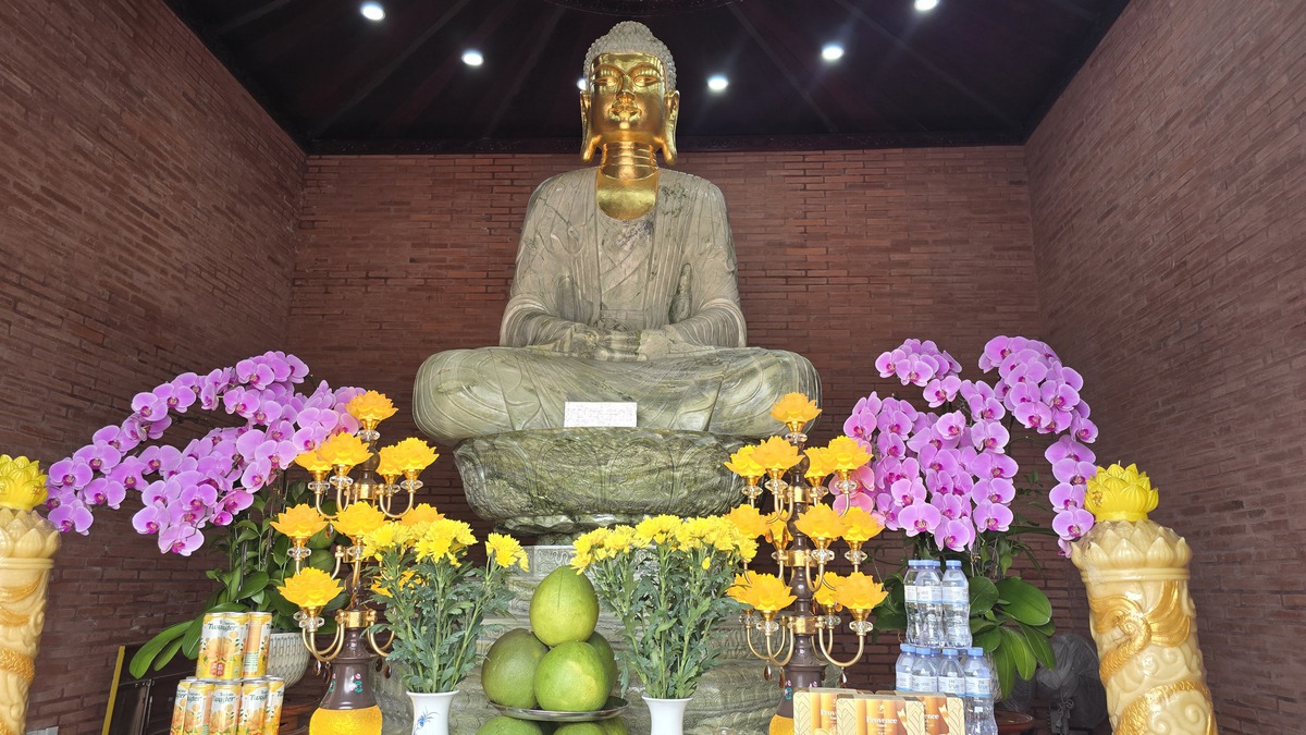 Tìm về chốn linh thiêng bên di tích Tháp Tường Long- Ảnh 1.