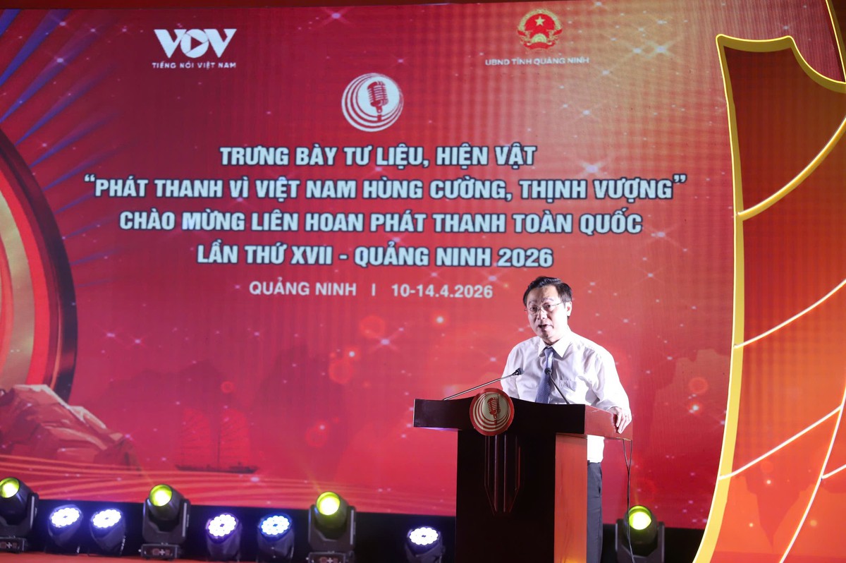 Rực rỡ không gian trưng bày "Dòng chảy báo chí Quảng Ninh"- Ảnh 2.