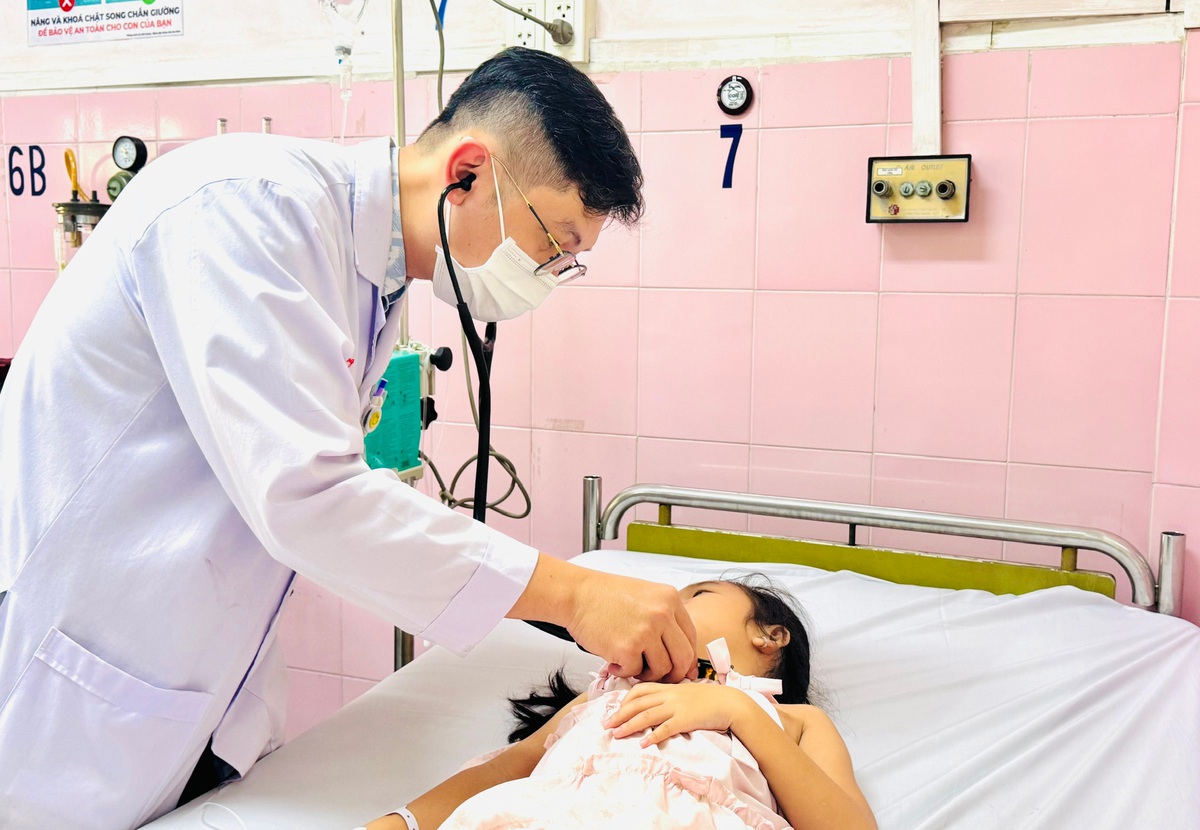 107 học sinh nghi ngộ độc tại TPHCM hiện trong tình trạng ổn định- Ảnh 2.