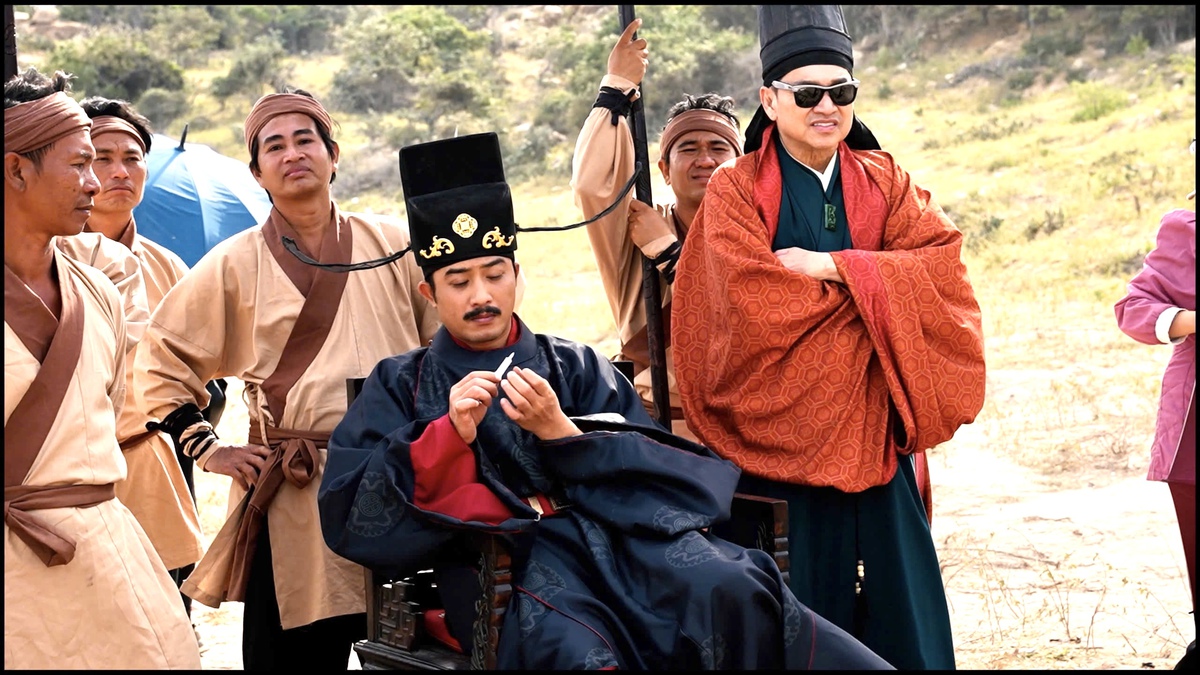 Doãn Quốc Đam khác lạ với vai quan huyện sợ vợ- Ảnh 1. Doãn Quốc Đam khác lạ với vai quan huyện sợ vợ- Ảnh 1.