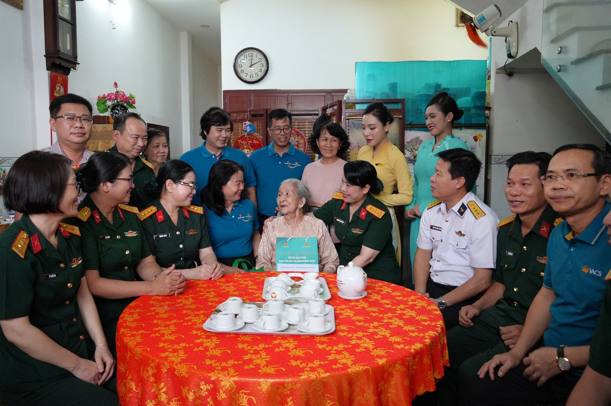 Ban Vì sự tiến bộ của phụ nữ Bộ Quốc phòng tri ân những người làm nên lịch sử- Ảnh 3.