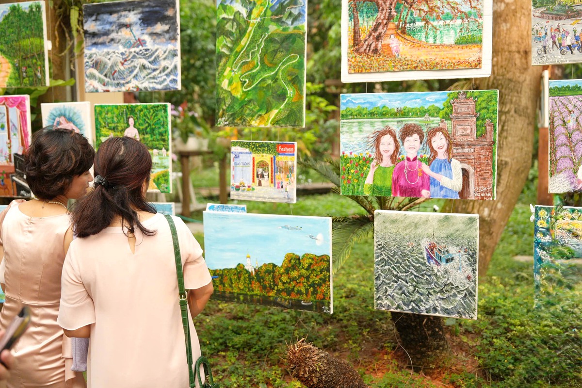 Giáo sư Vật lý 82 tuổi tìm cảm hứng từ niềm vui cầm cọ- Ảnh 2.