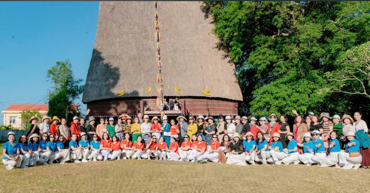 CLB liên thế hệ tự giúp nhau - hạt nhân gắn kết cộng đồng- Ảnh 2. CLB liên thế hệ tự giúp nhau - hạt nhân gắn kết cộng đồng- Ảnh 2.