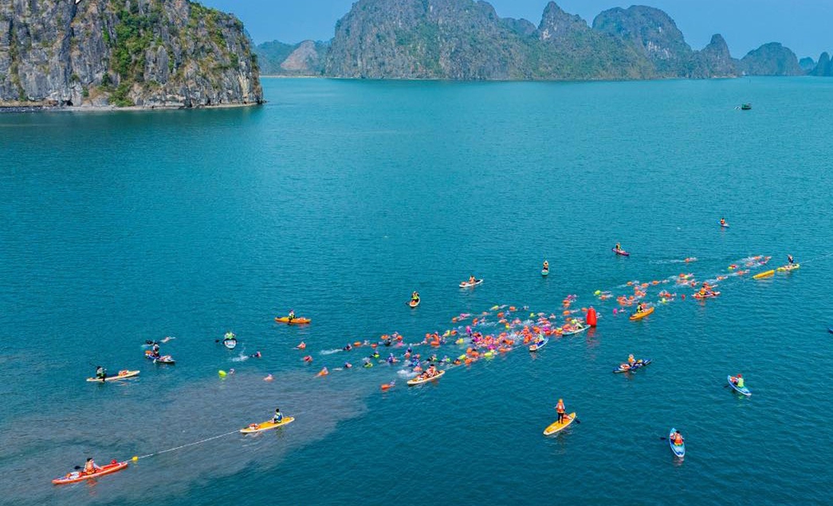 Nữ "chiến binh" tại cuộc đua thể thao đầy thử thách bên bờ vịnh Hạ Long- Ảnh 1. Nữ "chiến binh" tại cuộc đua thể thao đầy thử thách bên bờ vịnh Hạ Long- Ảnh 1.