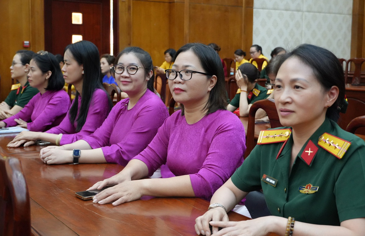 Phụ nữ Quân đội chủ động trước thách thức trong thời đại số- Ảnh 5. Phụ nữ Quân đội chủ động trước thách thức trong thời đại số- Ảnh 5.