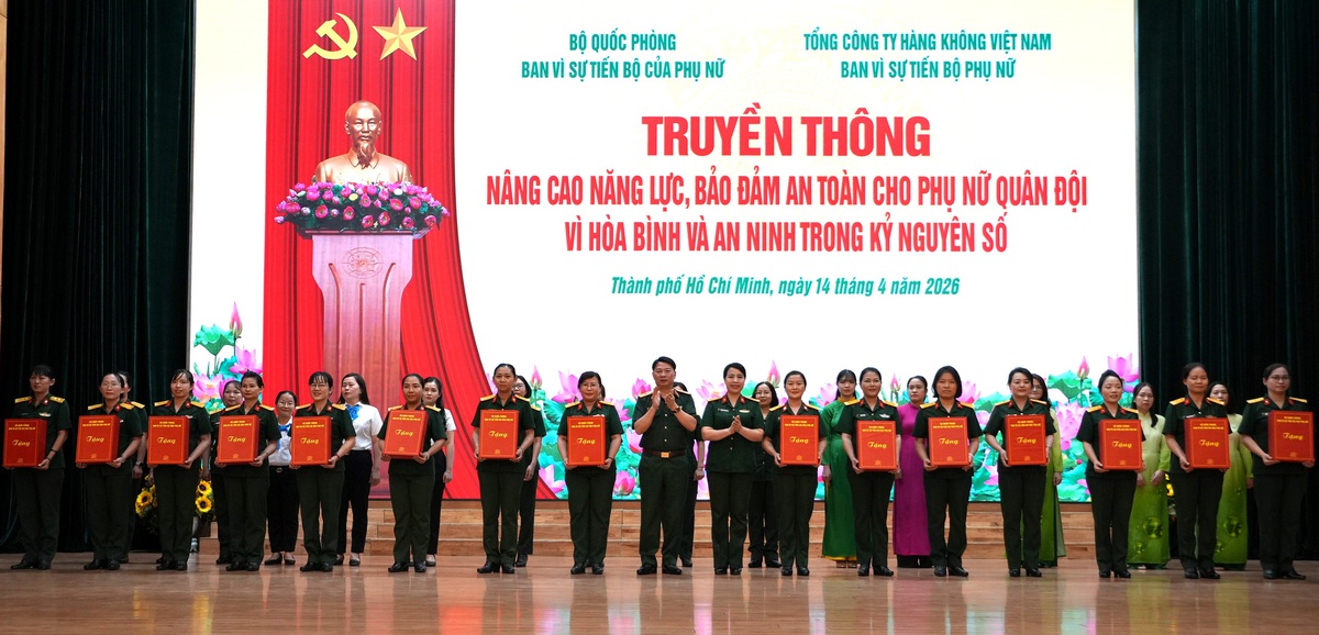 Phụ nữ Quân đội chủ động trước thách thức trong thời đại số- Ảnh 4. Phụ nữ Quân đội chủ động trước thách thức trong thời đại số- Ảnh 4.
