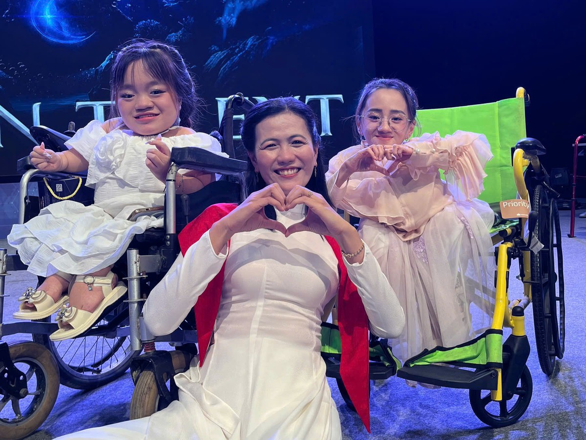 Ánh mặt trời qua ô cửa hẹp và giấc mơ tự do của "đóa hoa thủy tinh"- Ảnh 6.