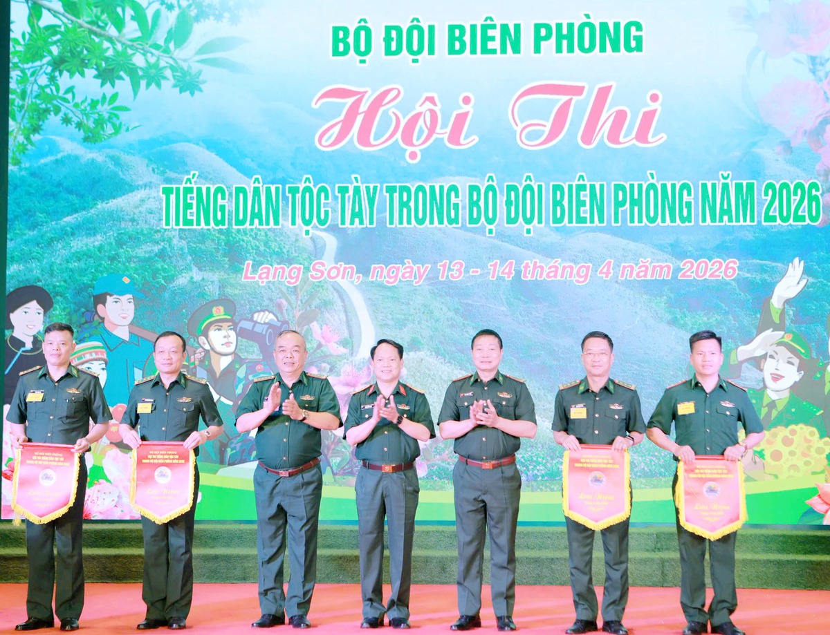 40 chiến sĩ Biên phòng tham dự Hội thi Tiếng dân tộc Tày- Ảnh 3.