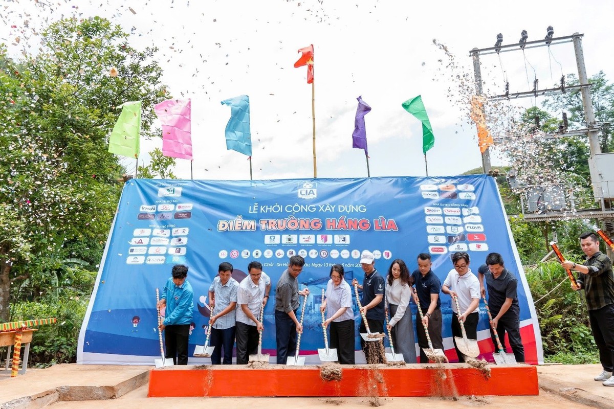 Nâng bước giấc mơ đến trường của trẻ em vùng cao- Ảnh 3. Nâng bước giấc mơ đến trường của trẻ em vùng cao- Ảnh 3.