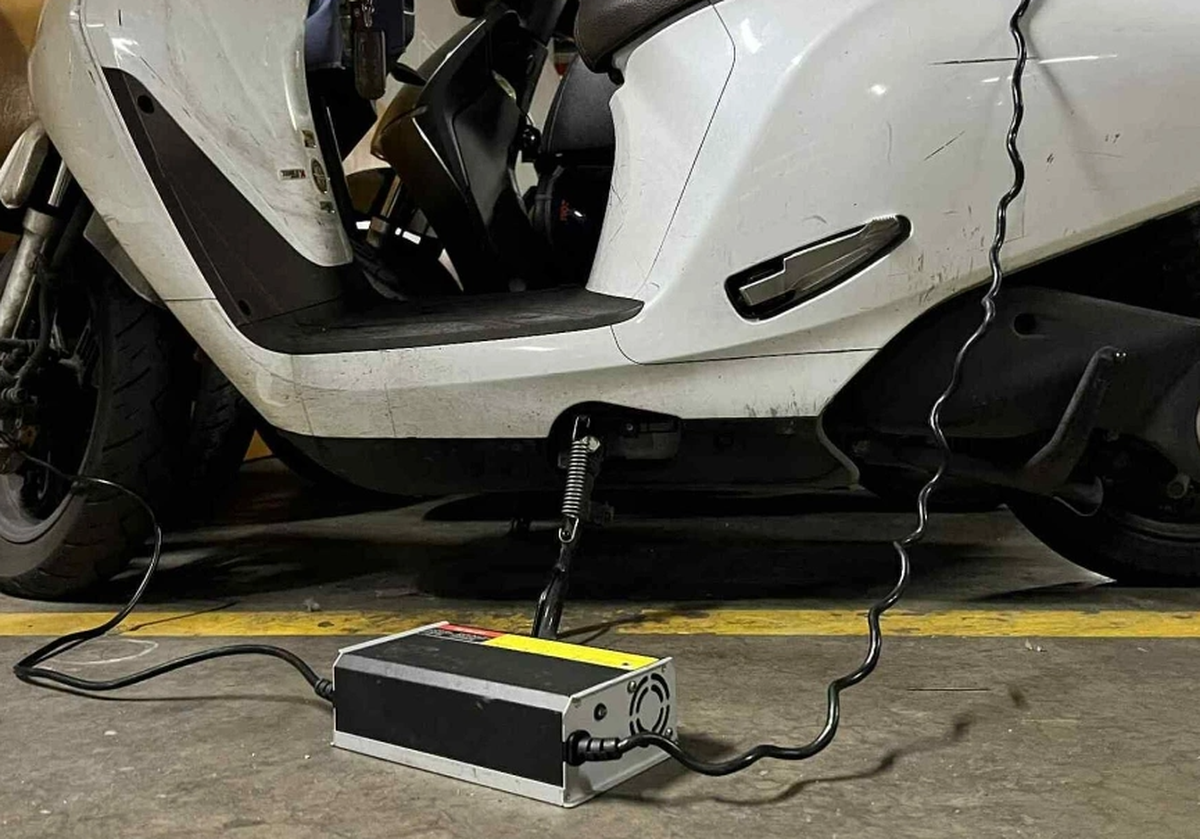 Bài 1: Xe máy điện 