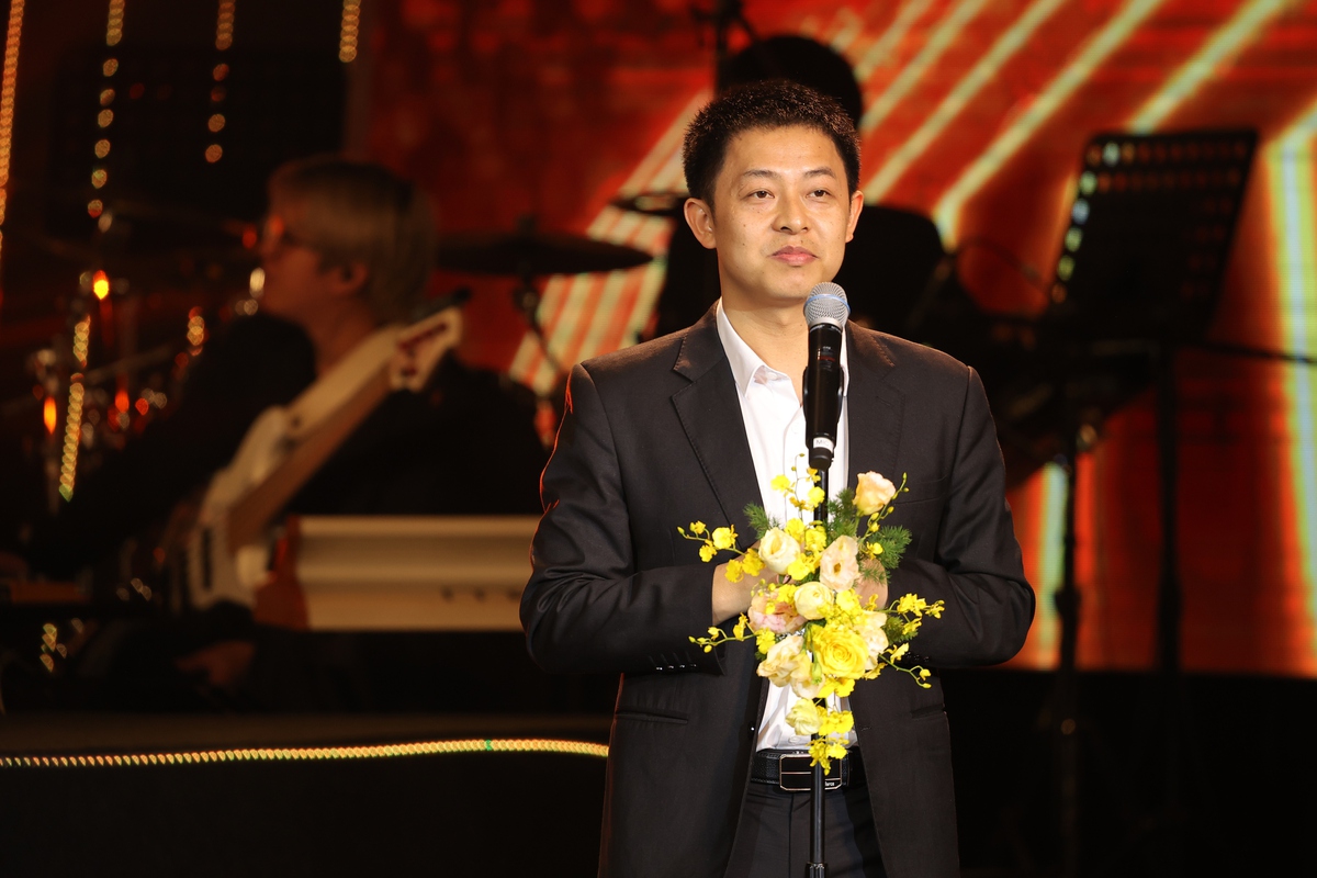 Chuỗi chương trình của năm vinh danh Live tour: Bùi Công Nam “The Story” Chuỗi chương trình của năm vinh danh Live tour: Bùi Công Nam “The Story”