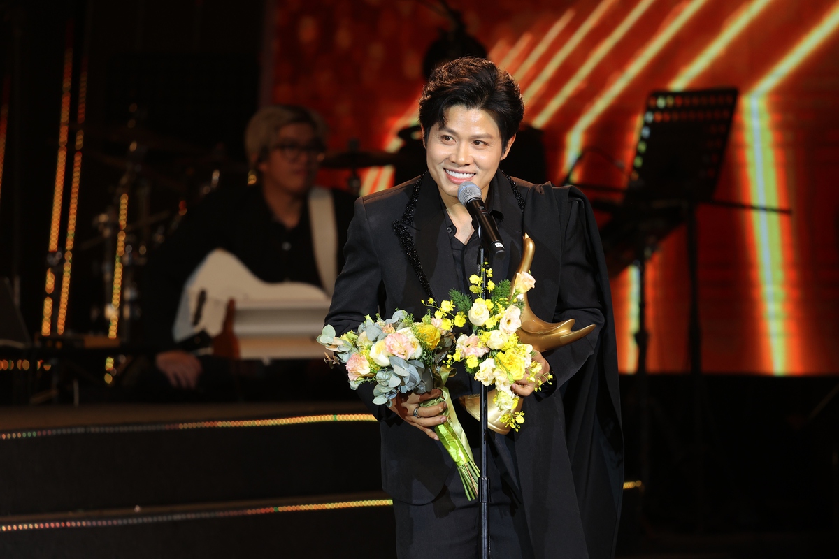 Nhạc sĩ của năm thuộc về Nguyễn Văn Chung Nhạc sĩ của năm thuộc về Nguyễn Văn Chung