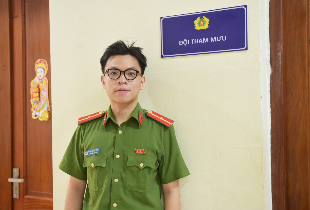 Cán bộ tham mưu Kỹ thuật hình sự Công an Hà Nội: Thầm lặng giữ cho mỗi quyết định đi đúng hướng- Ảnh 1.