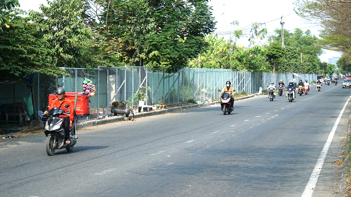 TPHCM: Quyết tâm xóa các "điểm đen" rác thải trên trục đường Nguyễn Văn Linh- Ảnh 3.