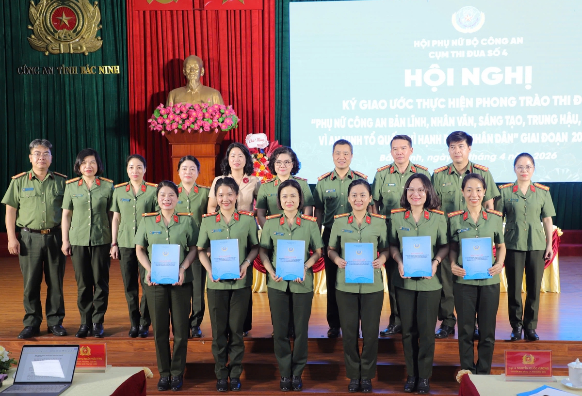Hội Phụ nữ Cụm thi đua số 4 - Bộ Công an ký kết giao ước thi đua giai đoạn 2025 - 2030- Ảnh 3.