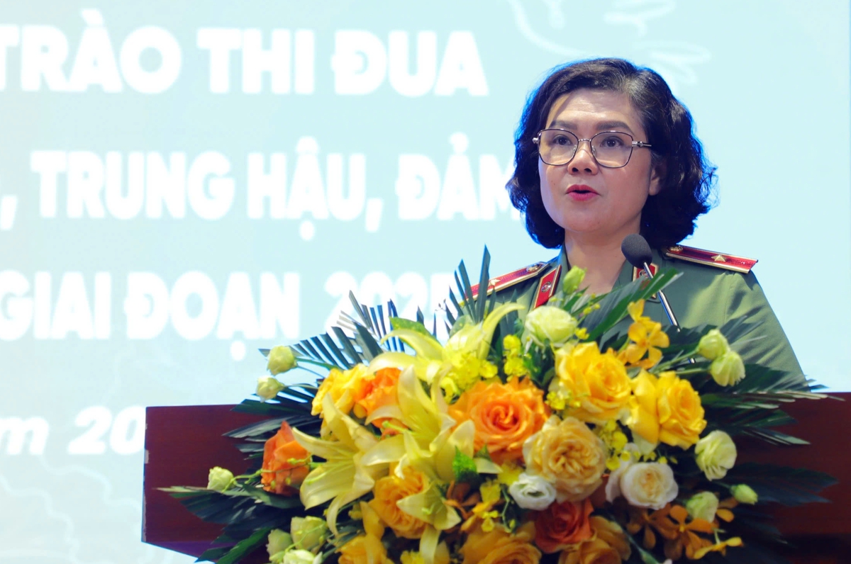 Hội Phụ nữ Cụm thi đua số 4 - Bộ Công an ký kết giao ước thi đua giai đoạn 2025 - 2030- Ảnh 2.