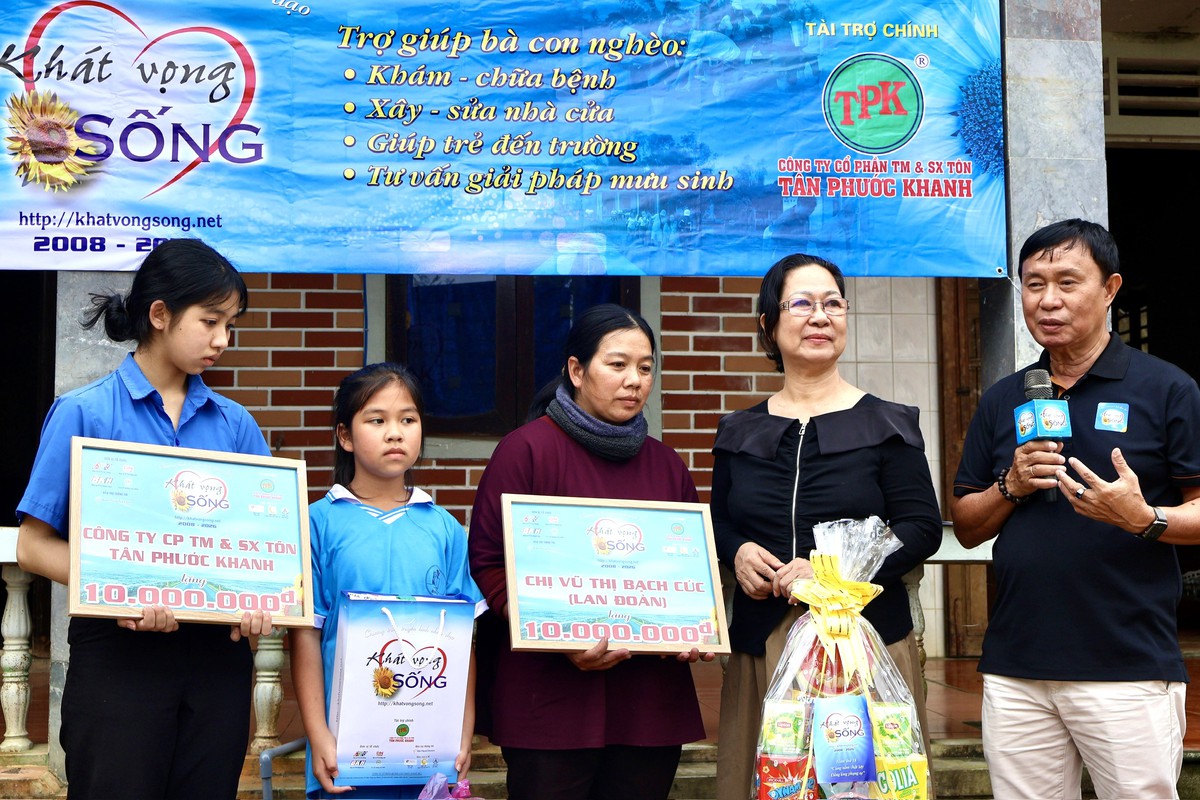 Tình cảnh đáng thương của 5 mẹ con khốn khó- Ảnh 1.