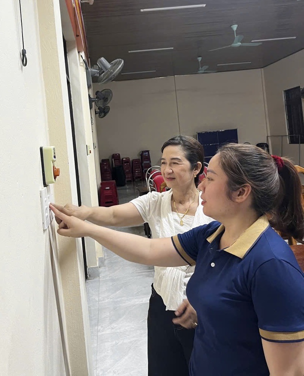 Tạo thói quen tiết kiệm năng lượng từ những việc nhỏ trong nhà- Ảnh 1.