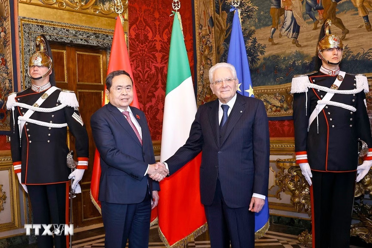 Chủ tịch Quốc hội Trần Thanh Mẫn hội kiến Tổng thống Italy Sergio Mattarella. (Ảnh: Doãn Tấn/TTXVN)