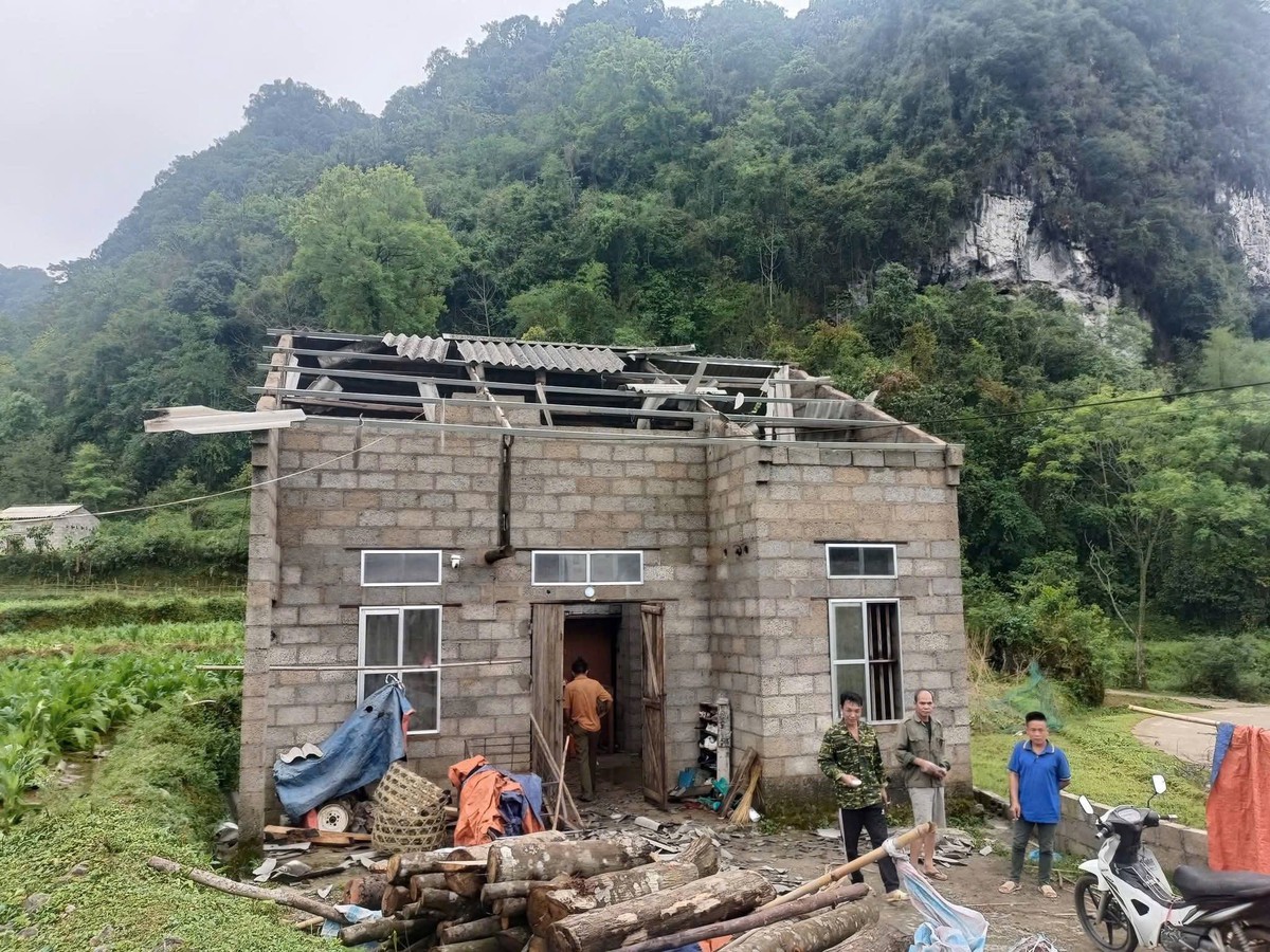 Chủ tịch UBND tỉnh Cao Bằng chỉ đạo khẩn khắc phục hậu quả mưa đá, giông lốc- Ảnh 6.