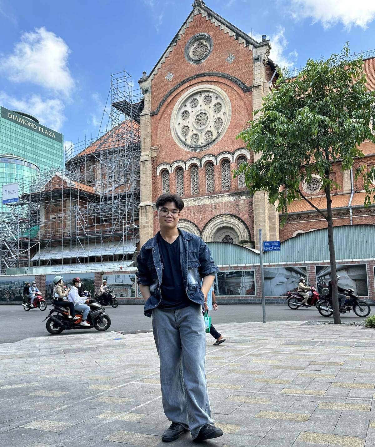 Ngày Sách 21/4: Khuyến khích người trẻ đọc sách có chiều sâu- Ảnh 1.