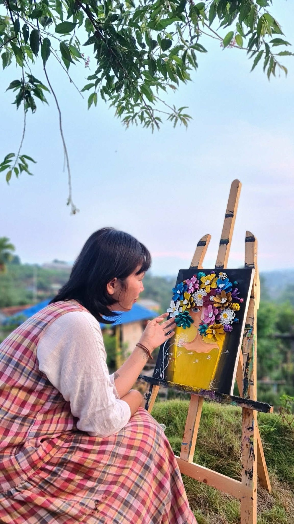 Lan tỏa lối sống xanh từ những bức tranh thông rừng- Ảnh 1.