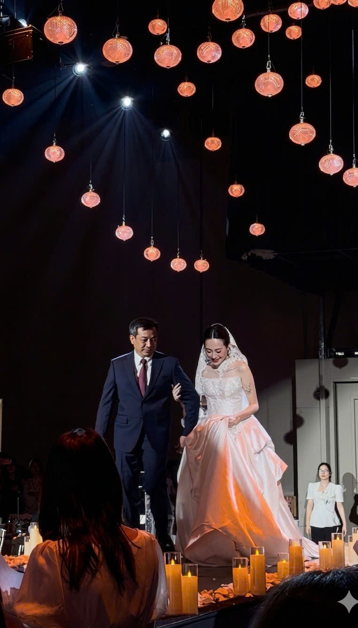 Bàn tay người cha- Ảnh 1.