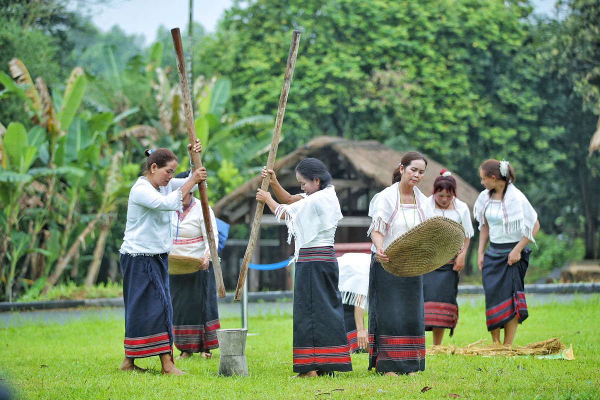 Tái hiện Lễ mừng lúa mới của người Chu Ru giữa lòng Hà Nội- Ảnh 1.