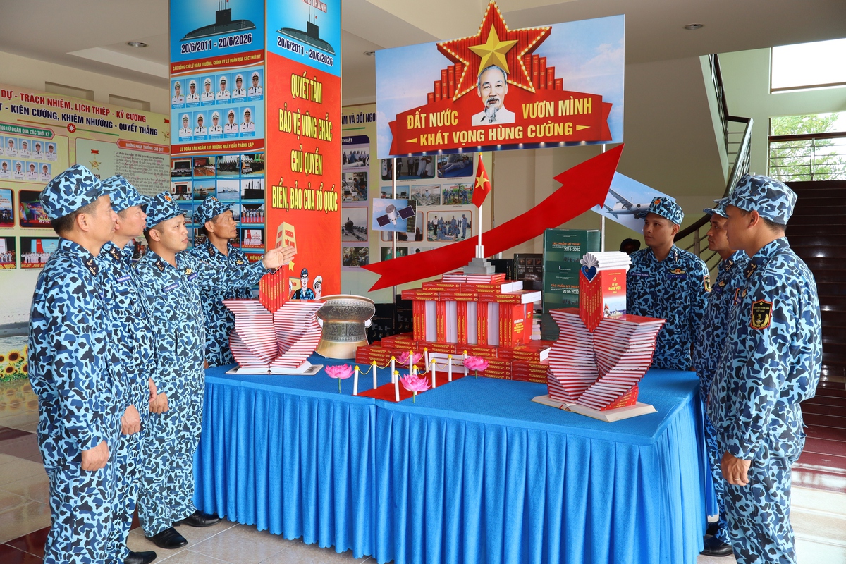 Nếp sống mỗi ngày của thủy thủ dưới lòng đại dương- Ảnh 3.