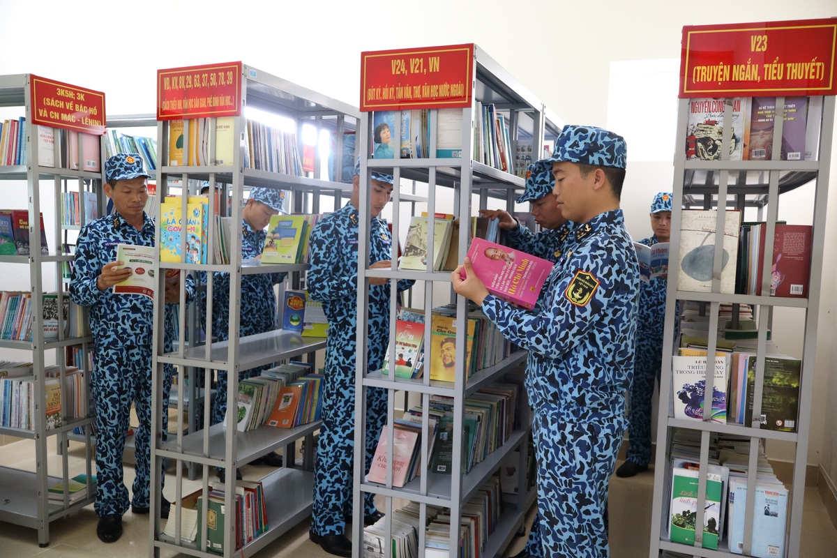 Nếp sống mỗi ngày của thủy thủ dưới lòng đại dương- Ảnh 4.