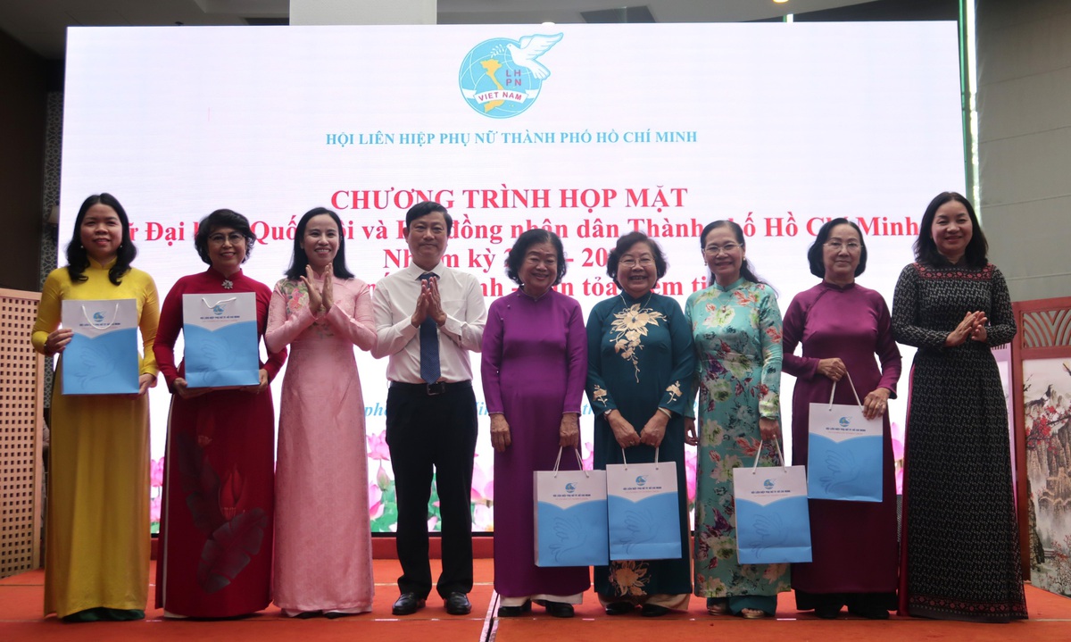 TPHCM: "Tiếp nối bản lĩnh - Lan tỏa niềm tin" cho nữ đại biểu dân cử- Ảnh 3.