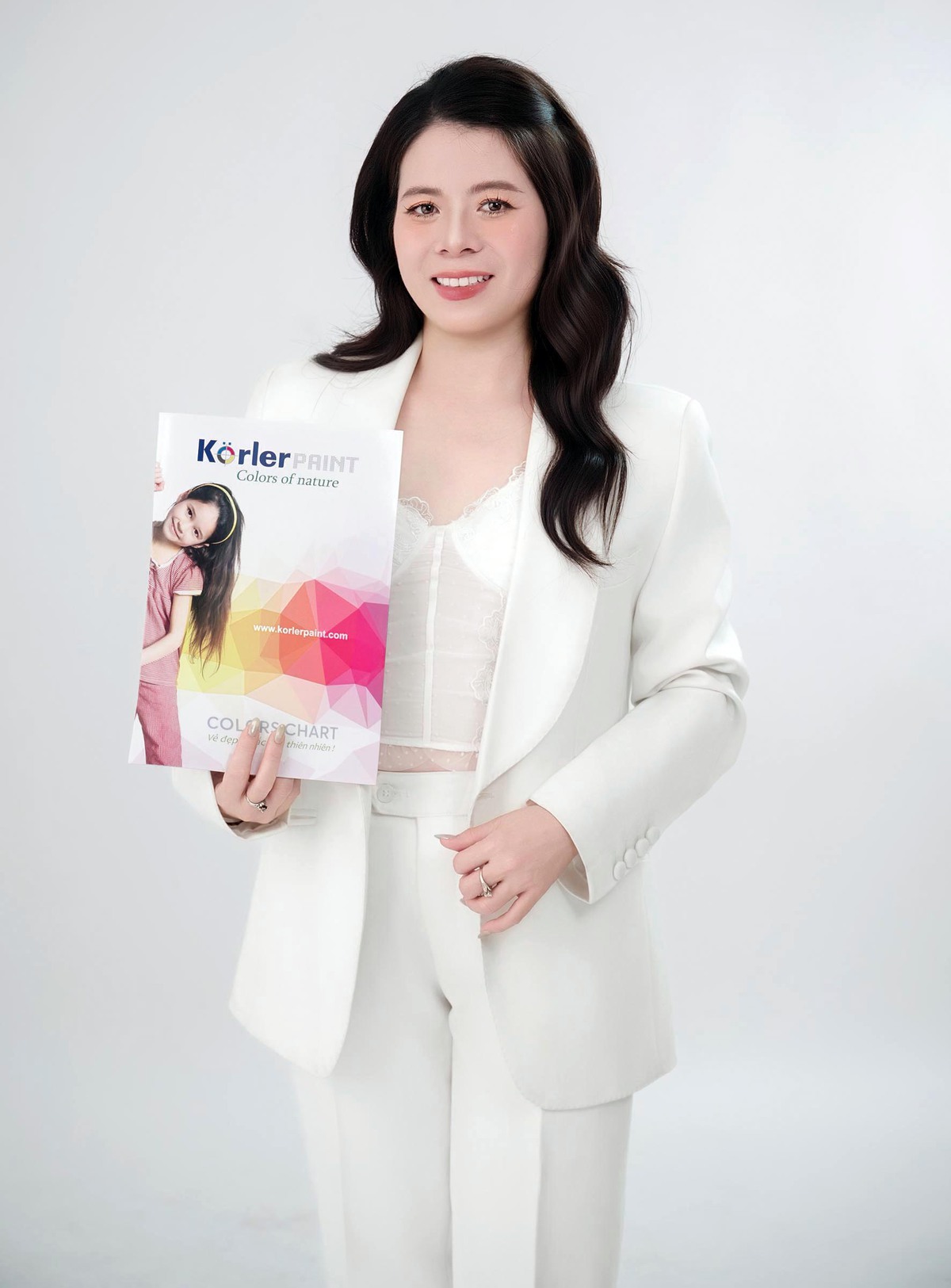 Nữ tổng giám đốc kiến tạo sắc màu cho tổ ấm hiện đại- Ảnh 1.