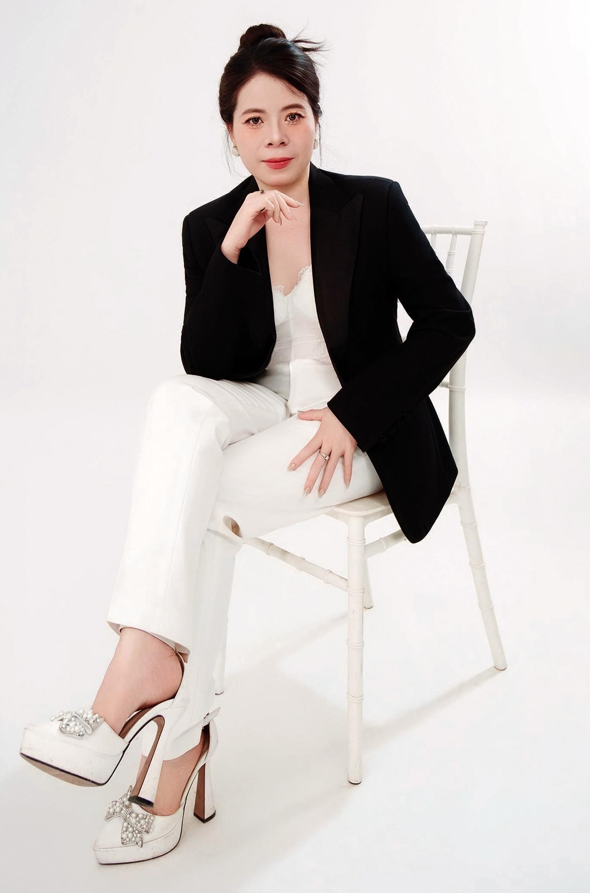 Nữ tổng giám đốc kiến tạo sắc màu cho tổ ấm hiện đại- Ảnh 2.