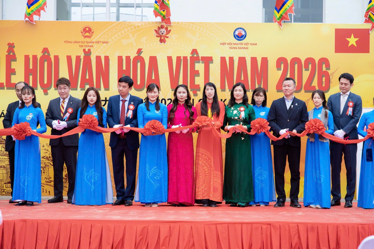 Hàng trăm người Việt tại Nhật cùng hát Quốc ca, tái hiện Lễ Giỗ Tổ Hùng Vương- Ảnh 1.