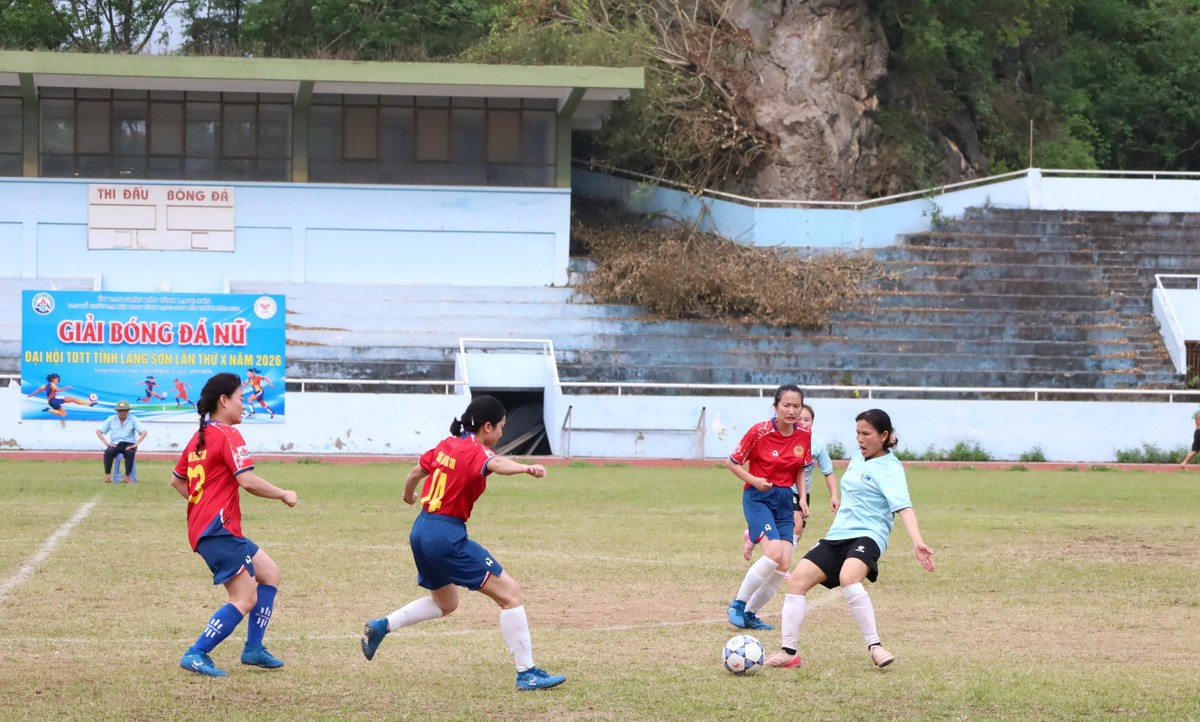 Bóng đá nữ lan tỏa tinh thần thể thao và bình đẳng giới - Ảnh 2.