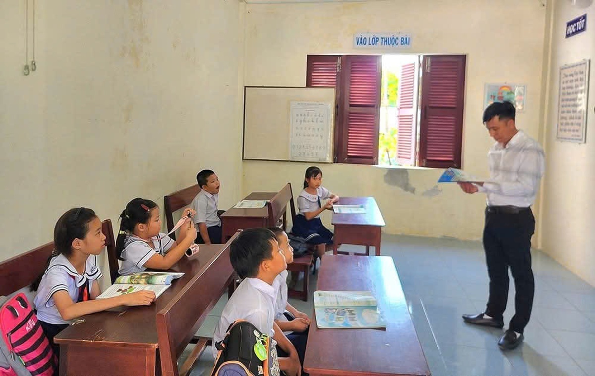 Văn hóa đọc - nét đẹp trầm lắng vẫn lan tỏa nơi đầu sóngTrường Sa- Ảnh 2.