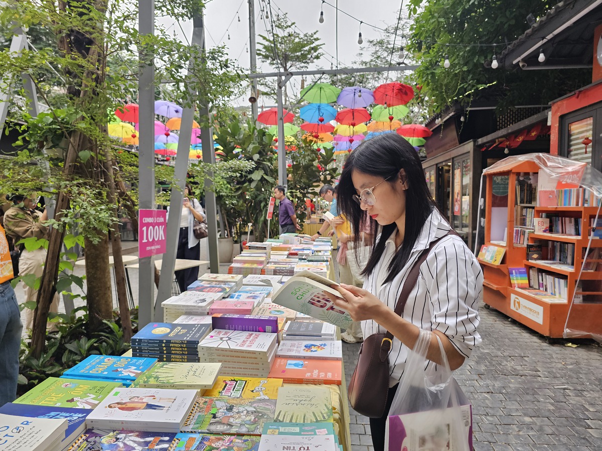 14 nhà xuất bản lần đầu tham gia Megalive, kéo dài đến 0 giờ- Ảnh 1.