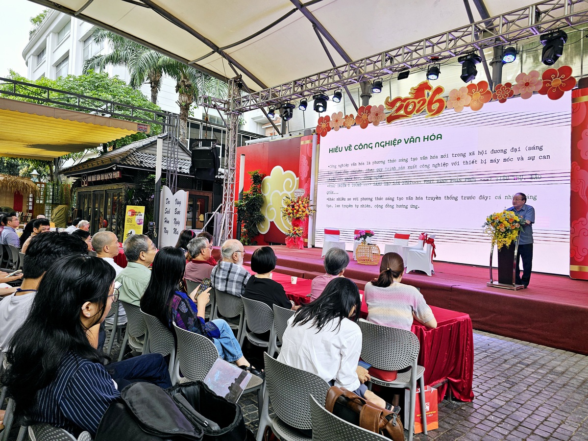 Hội sách Hà Nội: Hàng vạn đầu sách, ưu đãi 50% và nhiều hoạt động trải nghiệm thú vị- Ảnh 1.